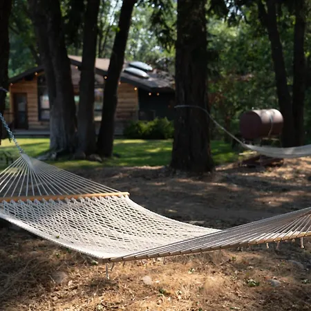 Basecamp Lodge Mount Shasta Exterior photo